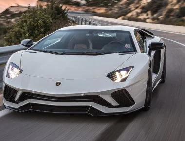 Το βίντεο που έγινε viral: Τη φλερτάρει & «τρώει χυλόπιτα» - Όταν μπαίνει στη Lamborghini τότε εκείνη το ξανασκέφτεται